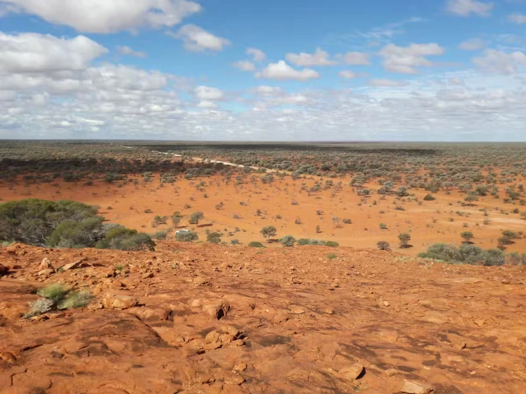 article-card-cover-we-found-out-when-the-nullarbor-plain-dried-out-splitting-australias-ecosystems-in-half