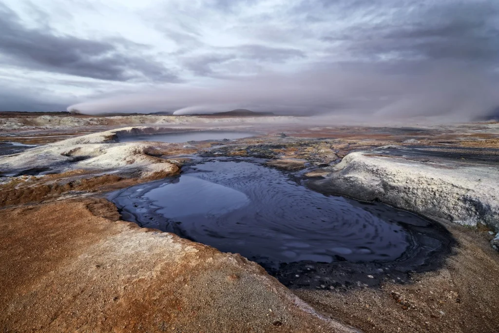 Fresh water and key conditions for life appeared on Earth half a billion years earlier than we thought - Background